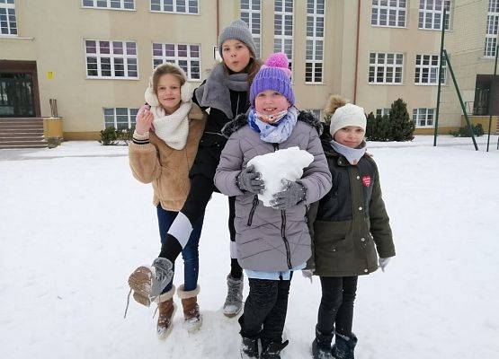 Dzieci kochają zimę! grafika