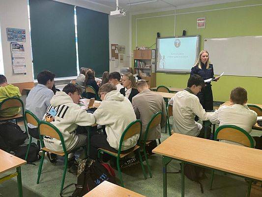 Bezpieczny nastolatek w świecie cyfrowym